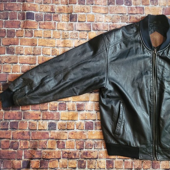Vintage Men's 'Weekends' Black Genuine Leather Bomber Jacket - Picture 12 of 13